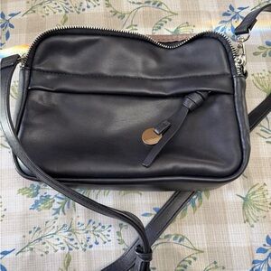 Moda Luxe Black Crossbody Bag